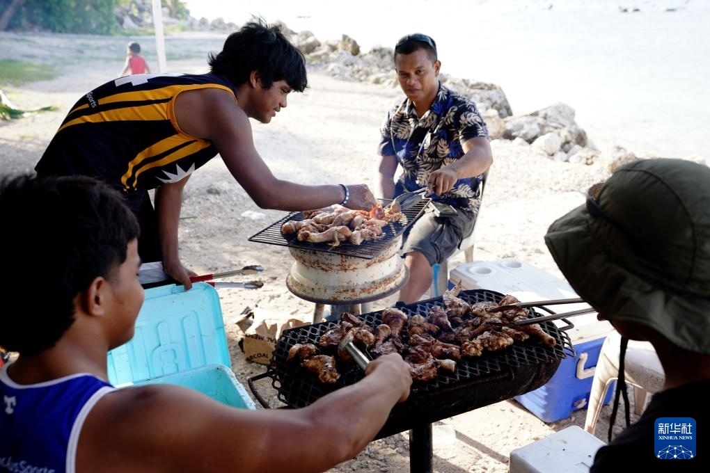 1月20日，當?shù)厝嗽阼敽＿厽?。新華社記者 王申 攝