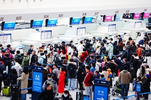 2024年春運(yùn)首日，大興機(jī)場(chǎng)預(yù)計(jì)保障進(jìn)出港旅客13.59萬人次。大興機(jī)場(chǎng)供圖