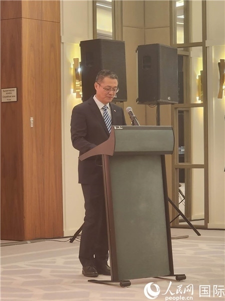 中國駐哈大使館公使銜參贊蘇予致辭。人民網記者 李強攝