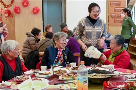 活動(dòng)準(zhǔn)備了抽獎(jiǎng)環(huán)節(jié)。人民網(wǎng)記者 葉賓得攝