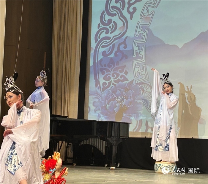 舞蹈《青花瓷》，表演者：德國中歐文化藝術(shù)交流協(xié)會