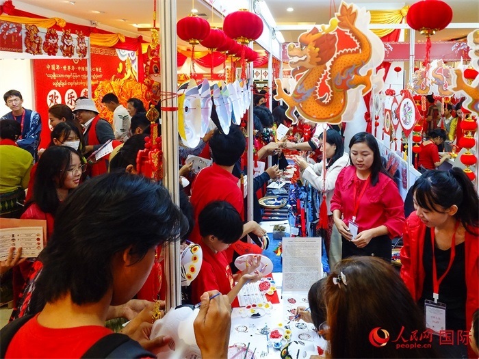 活動現(xiàn)場氣氛熱烈。人民網(wǎng)記者 謝佳君攝