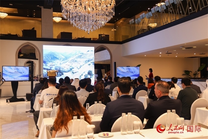 2日，“你好！中國(guó)”——2024中國(guó)北方冰雪旅游海外推廣季阿聯(lián)酋專場(chǎng)活動(dòng)在阿聯(lián)酋迪拜舉行。人民網(wǎng)記者任皓宇攝