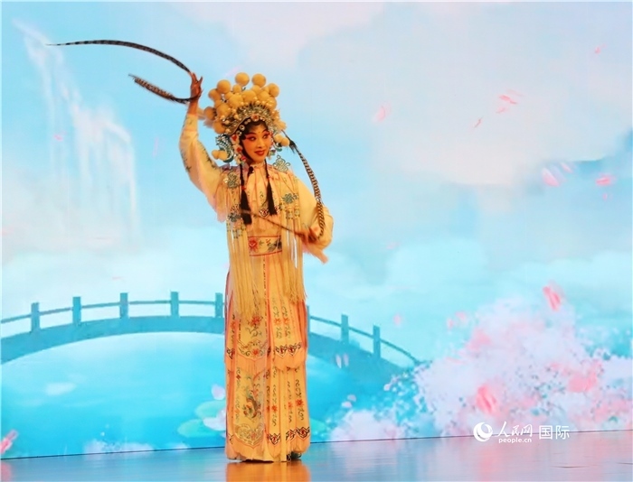 四川省成都市川劇研究院帶來了精彩的川劇演出。人民網(wǎng)記者 李志偉攝