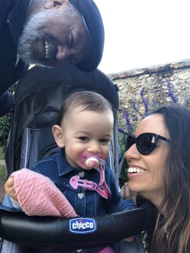 丹尼爾和家人在北京。圖片由受訪者提供