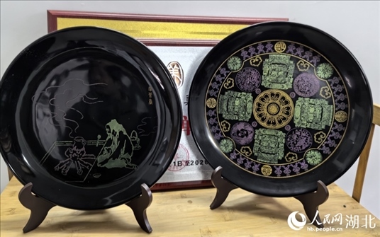 壩漆工藝品。人民網(wǎng)記者 周雯攝