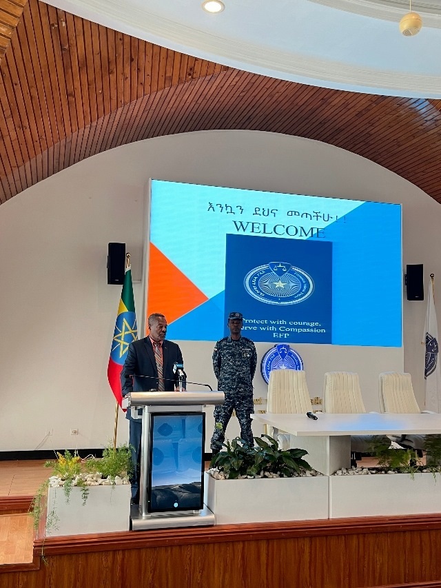 圖為埃塞警察大學校長梅斯芬·阿貝貝致辭。亞的斯亞貝巴大學孔子學院供圖