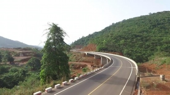 中塞友誼公路。