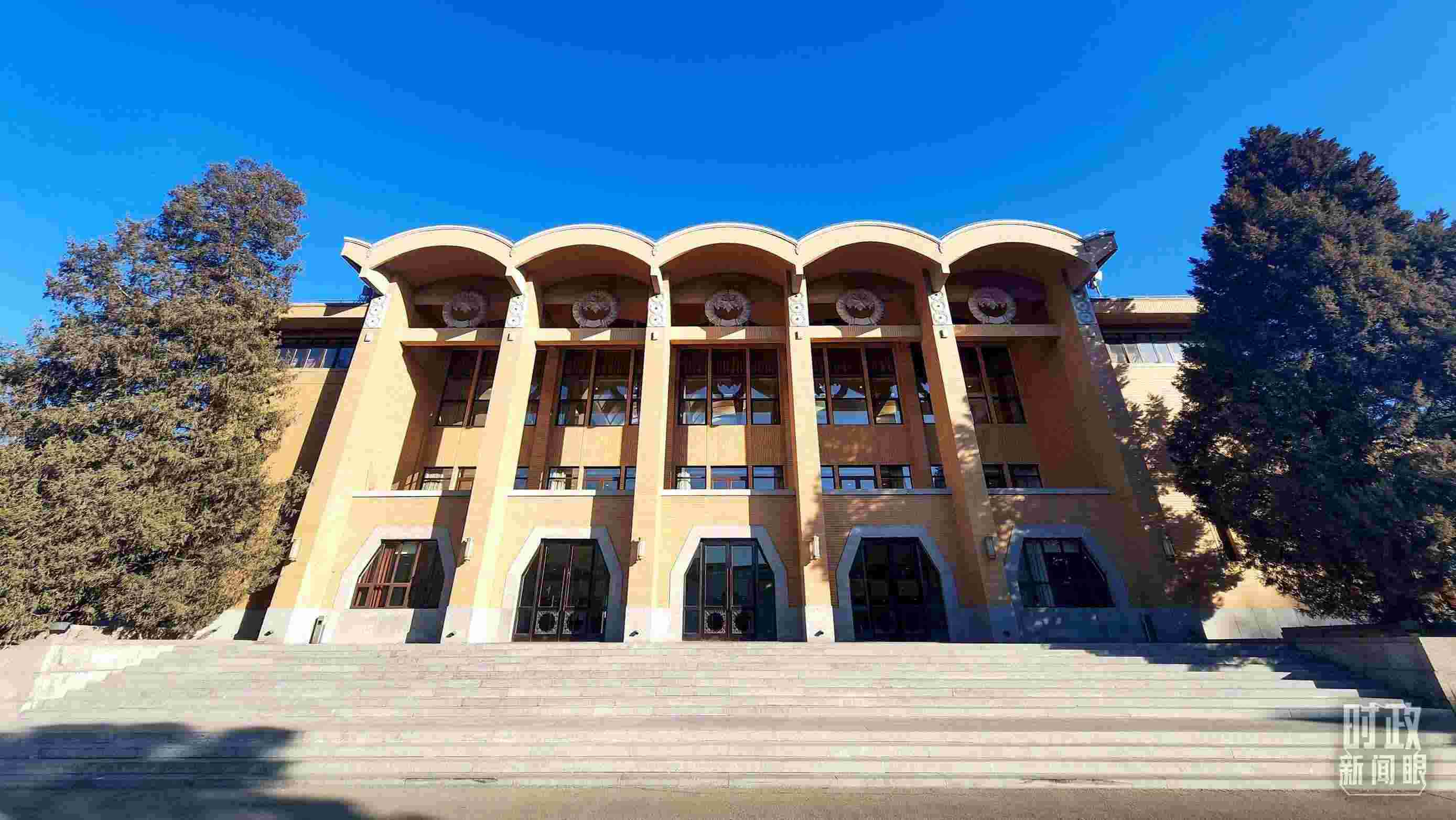 △2024年春季學期中央黨校（國家行政學院）中青年干部培訓班3月1日上午在中央黨校開班。（總臺央視記者劉琦拍攝）