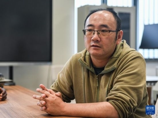 2月15日，在亞的斯亞貝巴的埃塞俄比亞聯(lián)邦職業(yè)技術(shù)培訓(xùn)學(xué)院，魯班工坊中方負(fù)責(zé)人江絳接受新華社采訪。