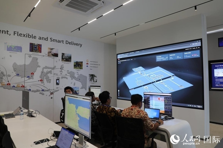 華為5G創(chuàng)新中心內(nèi)景。人民網(wǎng)記者 曹師韻攝