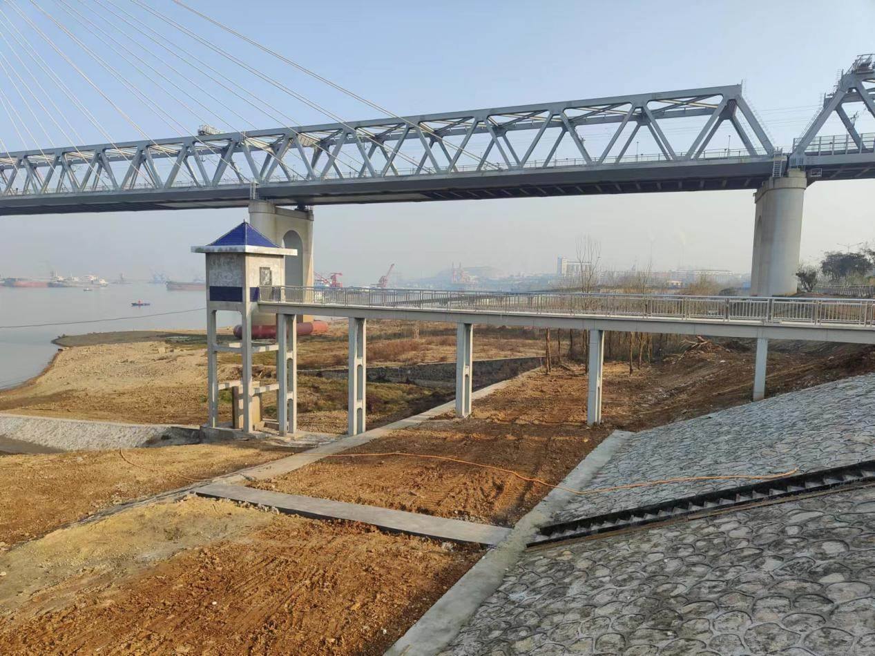 修復(fù)后的吉家湖低排閘。受訪者供圖