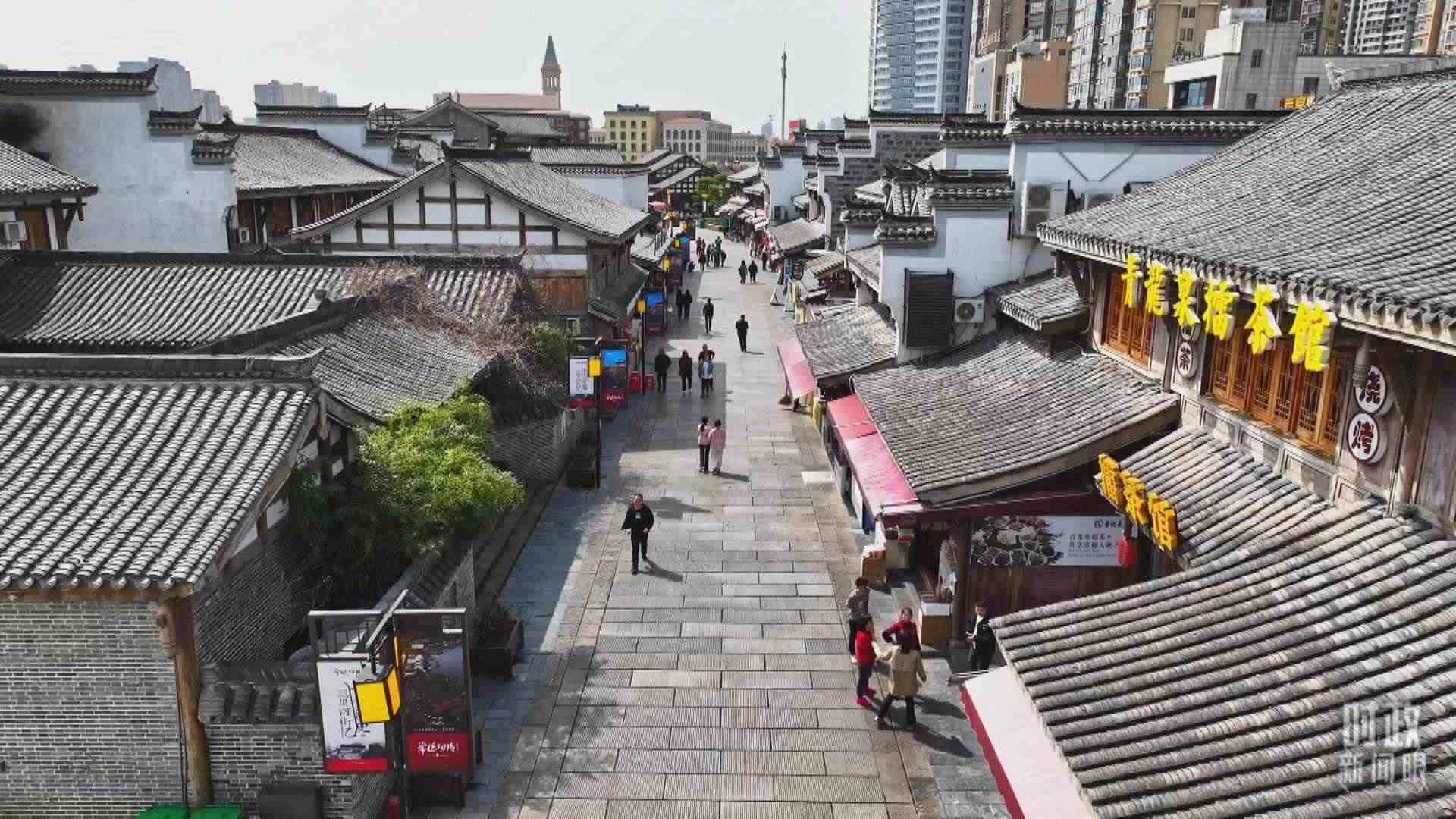 △常德河街。（總臺(tái)記者姚鵬、溫盛強(qiáng)拍攝）