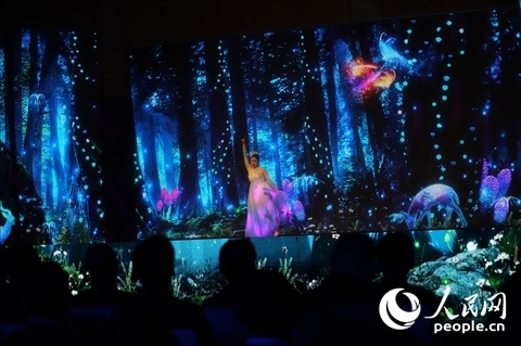 原創(chuàng)舞蹈《萬物有靈》。人民網(wǎng)記者 李發(fā)興攝