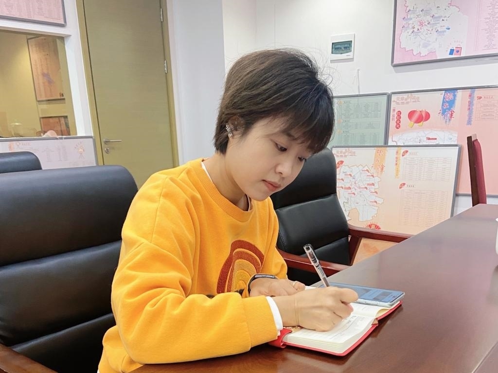 武麗潔在工作中。新華社發(fā)