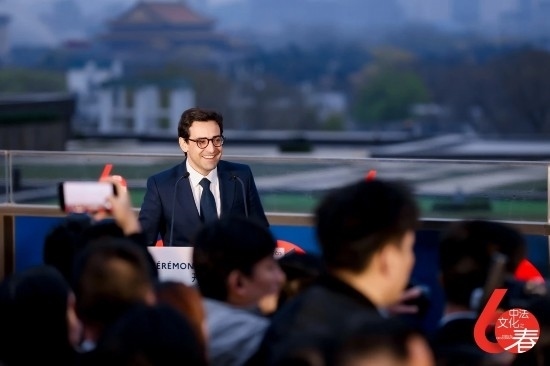 4月1日，法國(guó)外長(zhǎng)塞茹爾內(nèi)出席第18屆“中法文化之春”藝術(shù)節(jié)開(kāi)幕式。圖片來(lái)源：法國(guó)駐華大使館