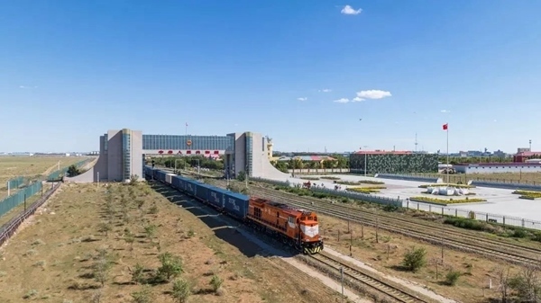 全國(guó)鐵路實(shí)行新的貨物列車(chē)運(yùn)行圖。國(guó)鐵集團(tuán)供圖