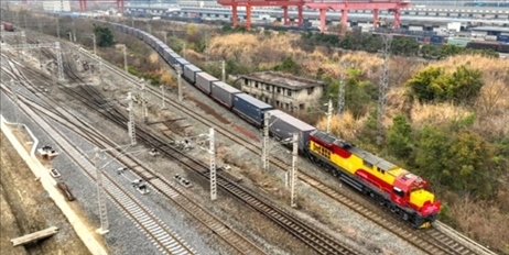 全國(guó)鐵路實(shí)行新的貨物列車(chē)運(yùn)行圖。國(guó)鐵集團(tuán)供圖