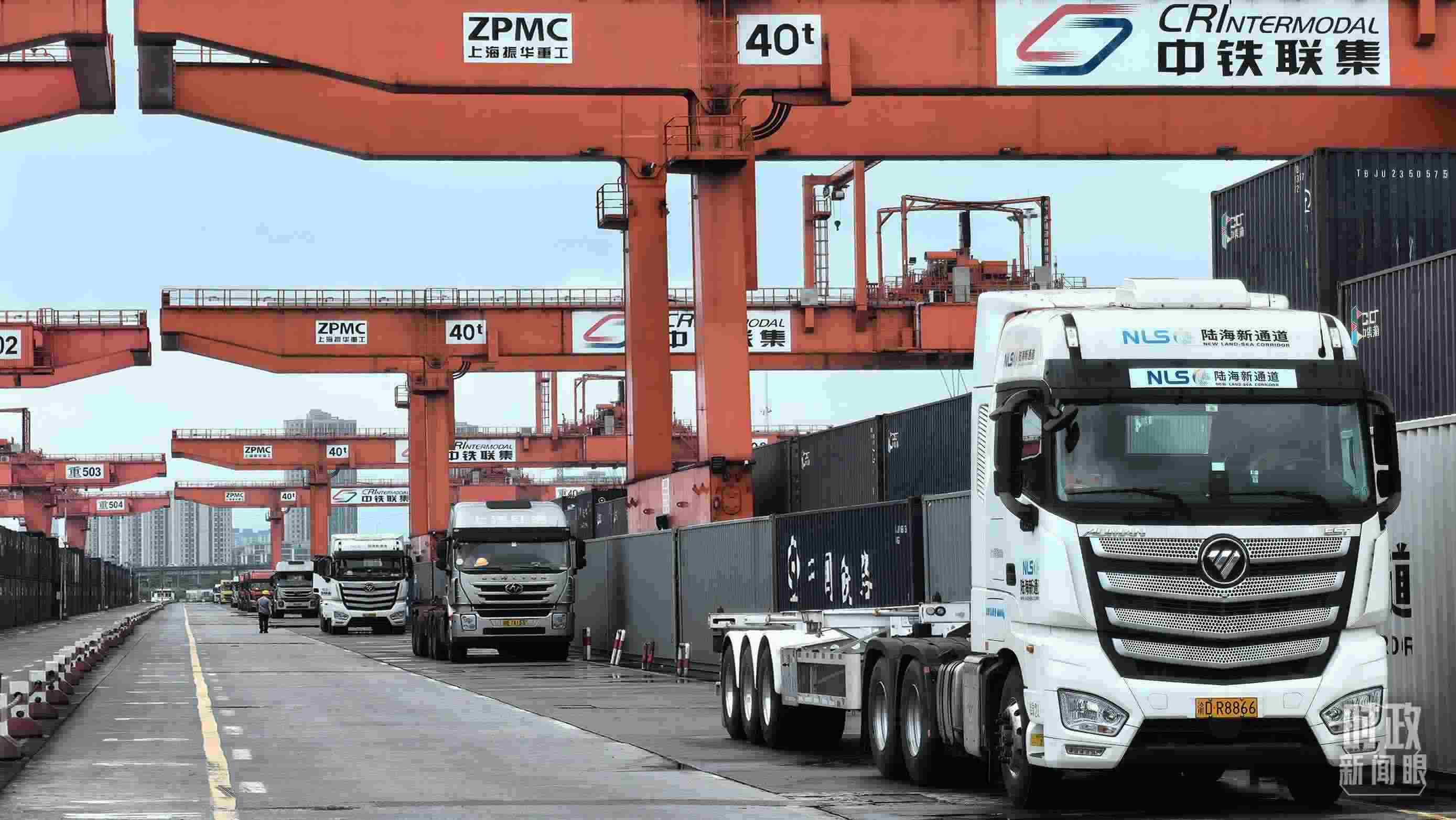 △重慶國(guó)際物流樞紐園區(qū)。（總臺(tái)央視記者趙化拍攝）