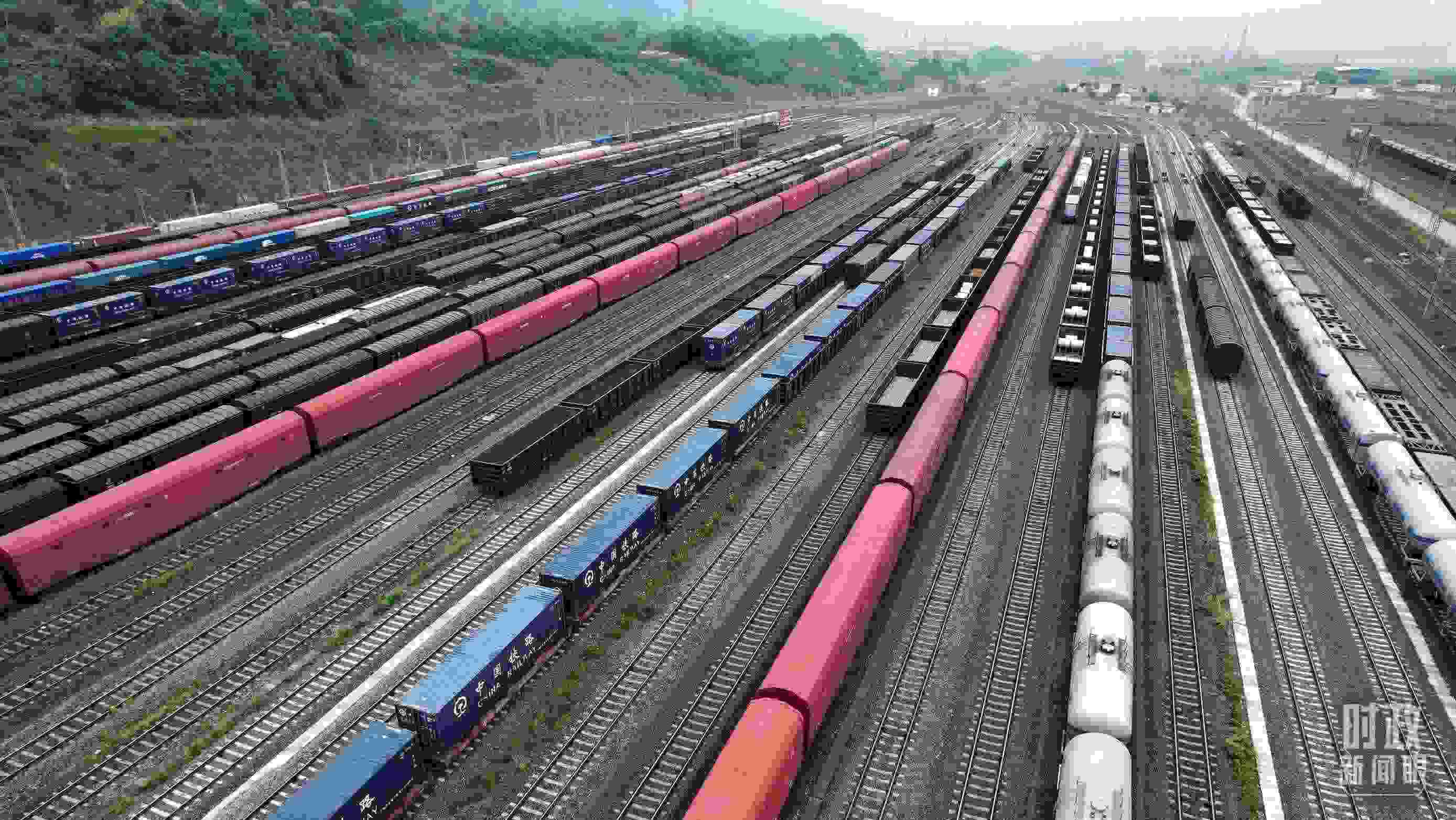 △重慶國際物流樞紐園區(qū)。（總臺央視記者范凱拍攝）