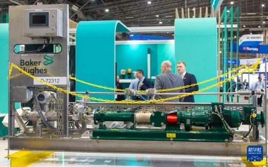 這是5月6日在美國(guó)休斯敦國(guó)際海洋油氣技術(shù)大會(huì)及設(shè)備展上拍攝的展示的裝備。新華社發(fā)（勞承躍攝）