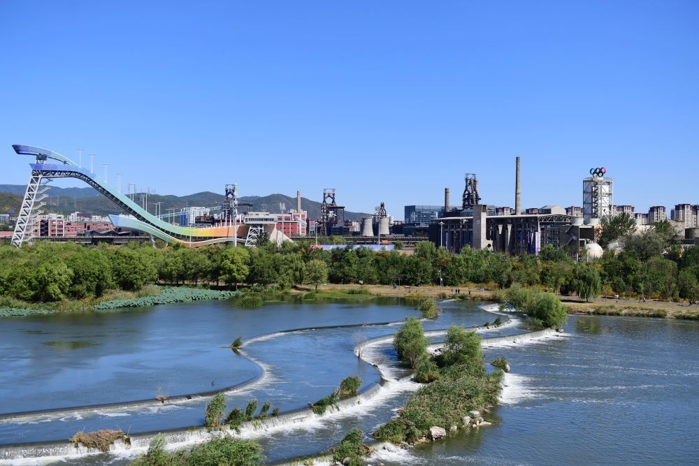 在北京首鋼園附近拍攝的永定河（2022年10月4日攝）。新華社記者 張晨霖 攝