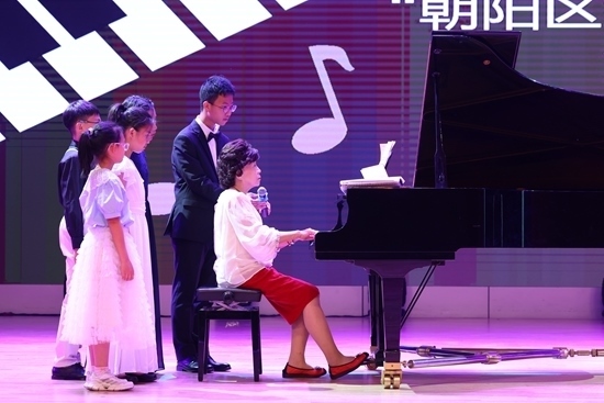 鮑蕙蕎擔(dān)任指導(dǎo)。通過(guò)專家的點(diǎn)評(píng)