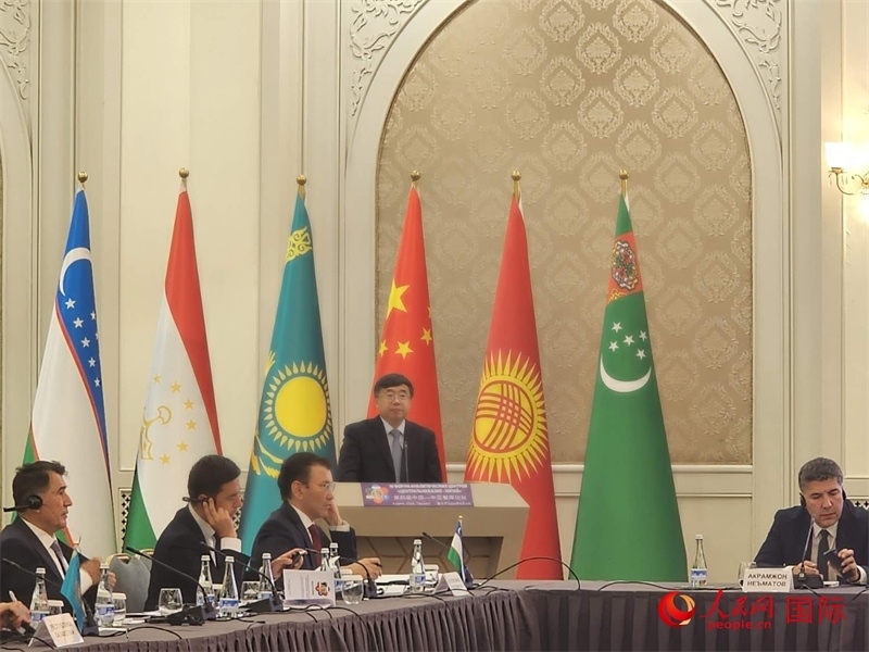 中國(guó)社會(huì)科學(xué)院俄羅斯東歐中亞研究所所長(zhǎng)孫壯志致辭。人民網(wǎng)記者 李強(qiáng)攝