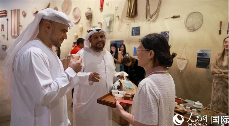 品茶交流。人民網(wǎng)記者 管克江攝