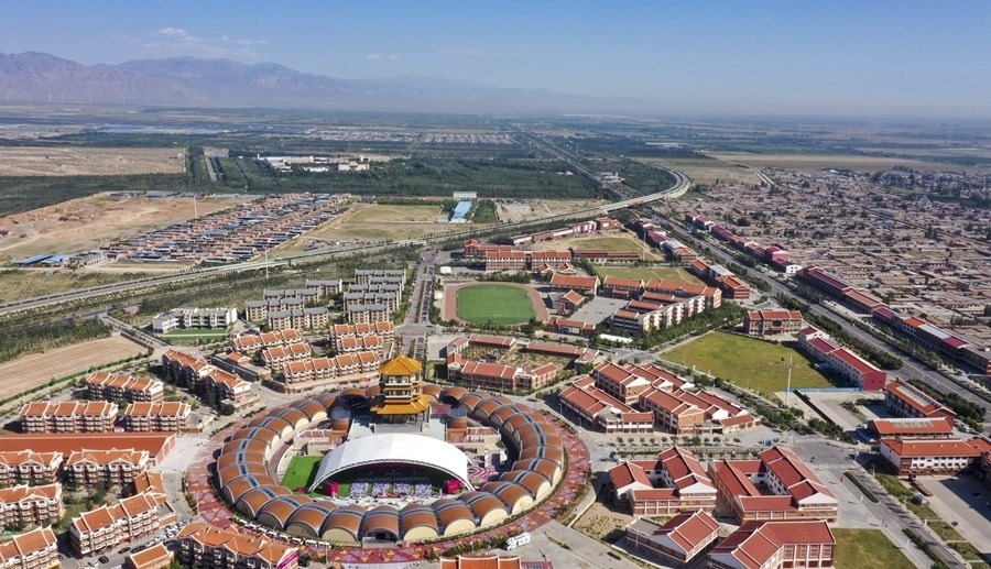 這是2022年9月7日拍攝的寧夏銀川市閩寧鎮(zhèn)（無(wú)人機(jī)照片）。新華社記者 馮開(kāi)華 攝