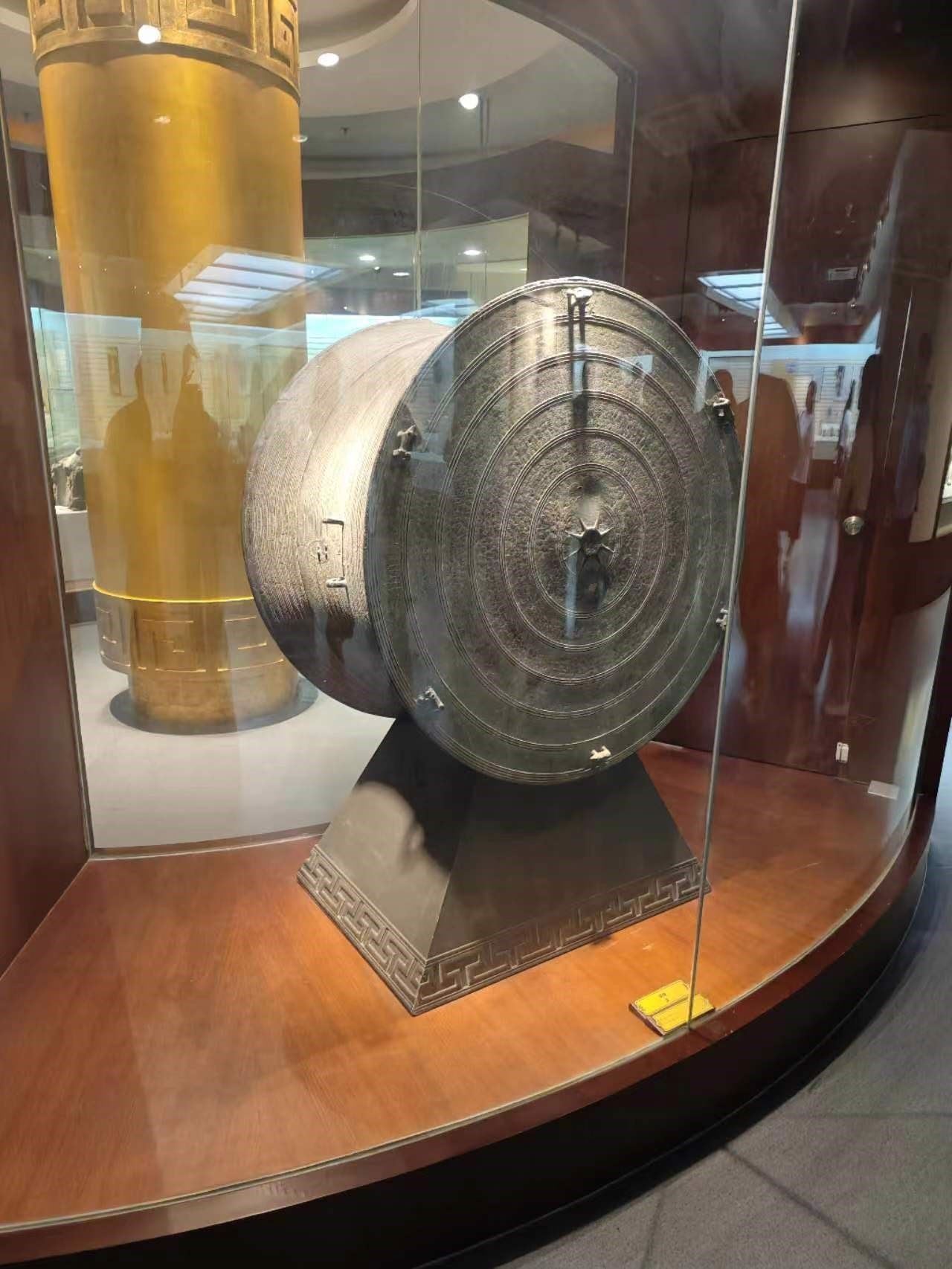 有西南元素的漢代銅鼓。人民網(wǎng)記者 黃鈺攝