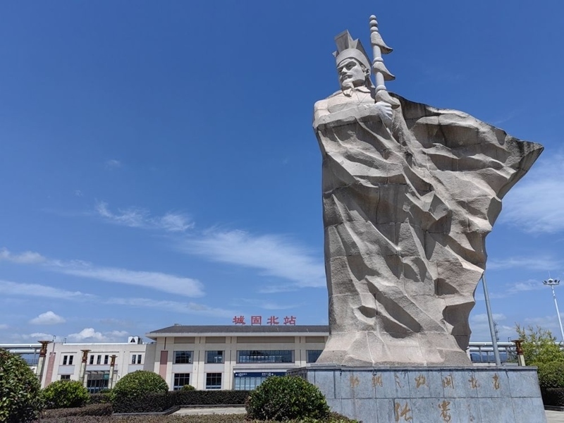 張騫雕塑。新華社記者 孫正好 攝