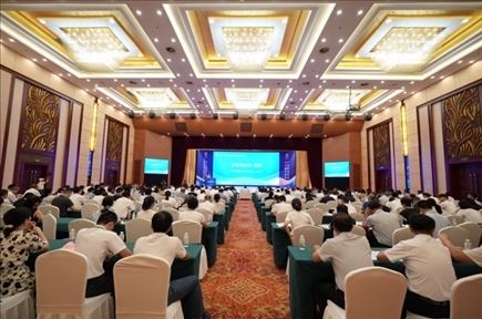 第十六屆海峽論壇·海峽兩岸職業(yè)教育論壇活動(dòng)現(xiàn)場（人民網(wǎng)記者 崔競文攝）