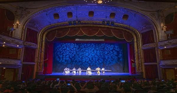 2024匈牙利青少年國際音樂會節(jié)目《戰(zhàn)臺風(fēng)》表演舞臺現(xiàn)場。兒促會藝教委供圖