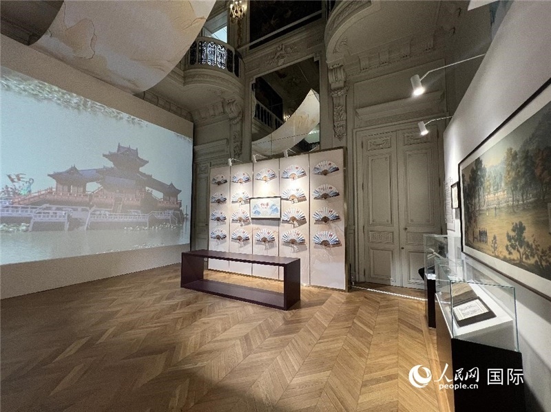 中國風(fēng)與法國經(jīng)典建筑相互融合。 人民網(wǎng)記者 何蒨攝