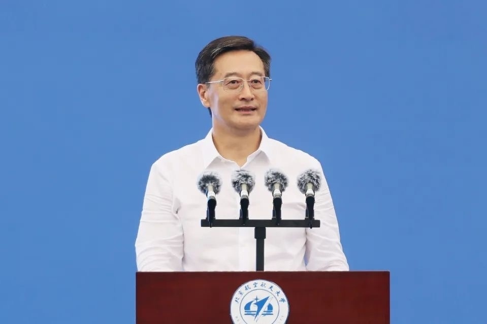 中國工程院院士、北京航空航天大學校長王云鵬在2024級新生開學典禮上講話。校方供圖