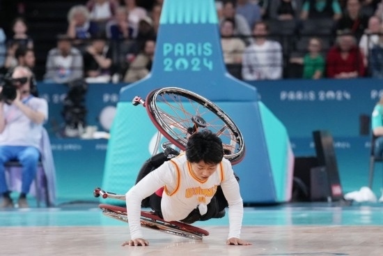 巴黎殘奧會(huì)｜“撞車、摔倒，我們都習(xí)慣了”