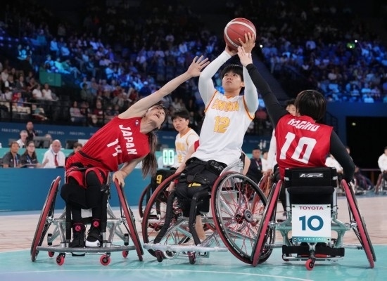 巴黎殘奧會(huì)｜“撞車、摔倒，我們都習(xí)慣了”