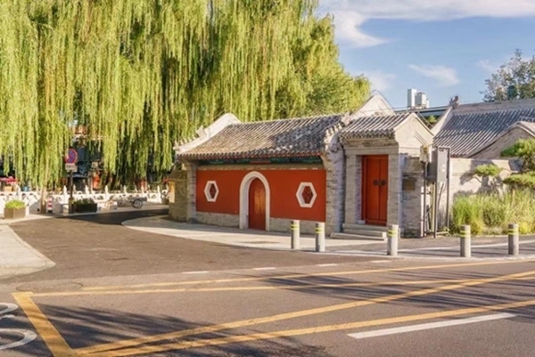 北京建筑大學(xué)古建保護(hù)與利用專業(yè)師生對(duì)北京德勝門(mén)內(nèi)大街開(kāi)展空間品質(zhì)綜合提升項(xiàng)目，圖為項(xiàng)目竣工后的實(shí)景圖。校方供圖