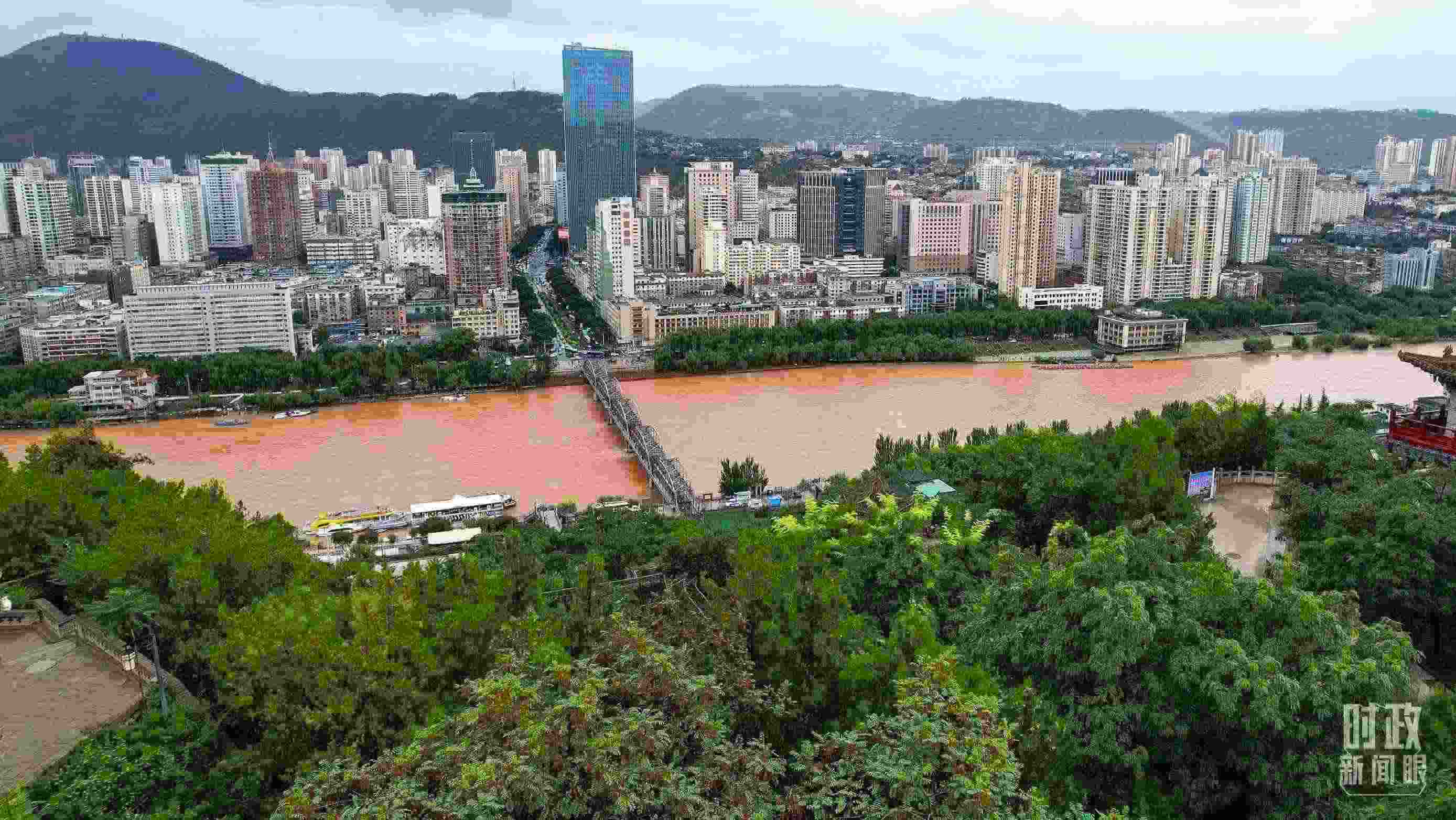 △黃河蘭州中山橋段。（總臺記者馬凌峰拍攝）