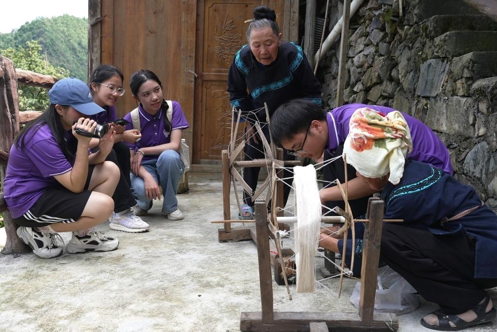 南開大學師生在貴州省雷山縣南猛村了解鄉(xiāng)村振興成就。（受訪者供圖）