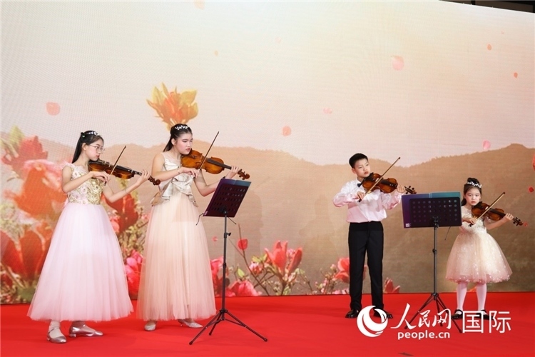 中國青少年樂器表演。人民網(wǎng)記者任皓宇攝