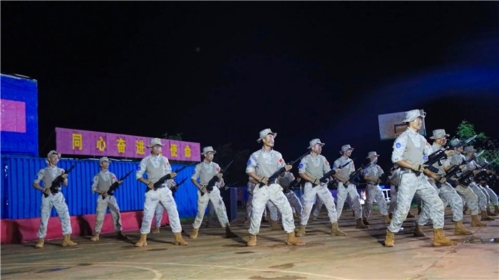 刺殺操展示氣勢沖天。孫千攝