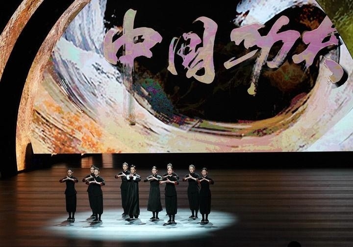 2024年9月19日，演職人員在北京文化論壇專場文藝演出中表演舞劇《詠春》。