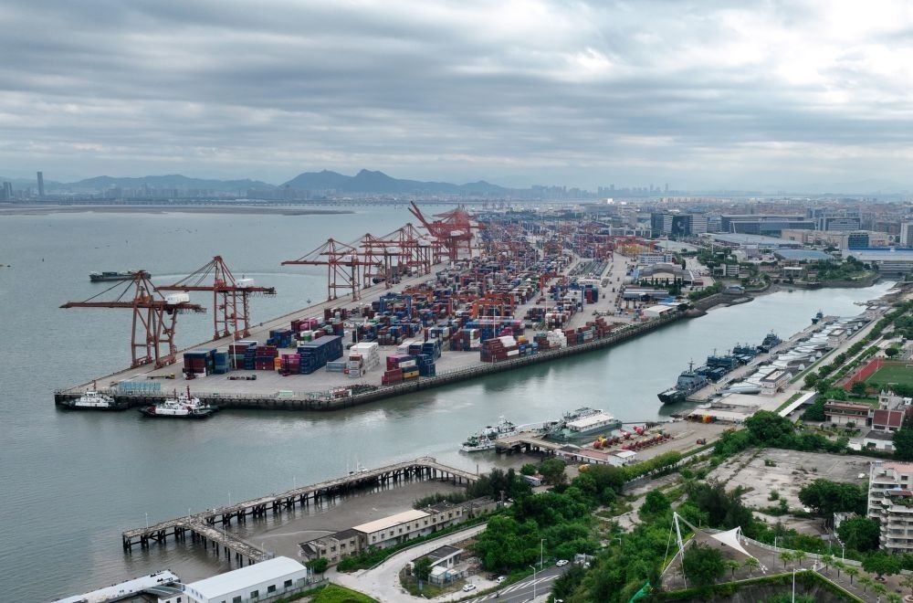 這是中國（福建）自由貿(mào)易試驗區(qū)廈門片區(qū)內(nèi)的廈門海天碼頭（2024年9月4日攝）。