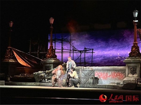 演出現(xiàn)場。人民網(wǎng)記者 簡承淵攝