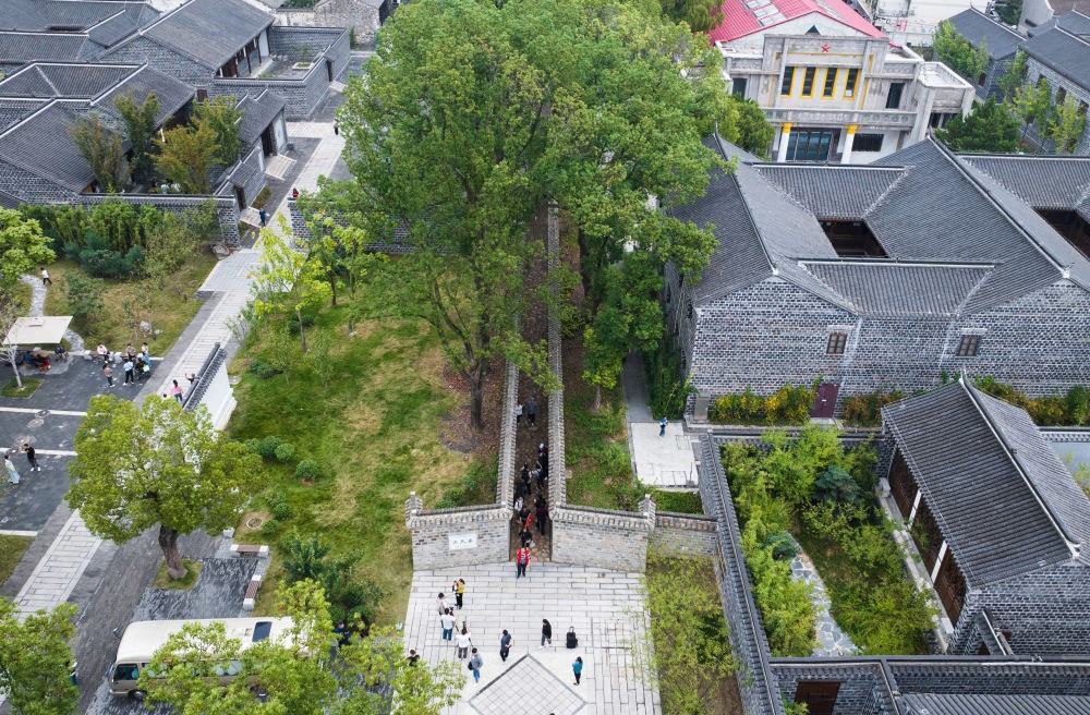 ↑位于安徽省桐城市的六尺巷。