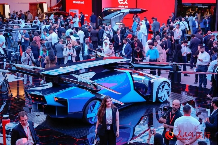 小鵬匯天陸空一體式飛行汽車備受關注。人民網 塔里克·易卜拉欣攝