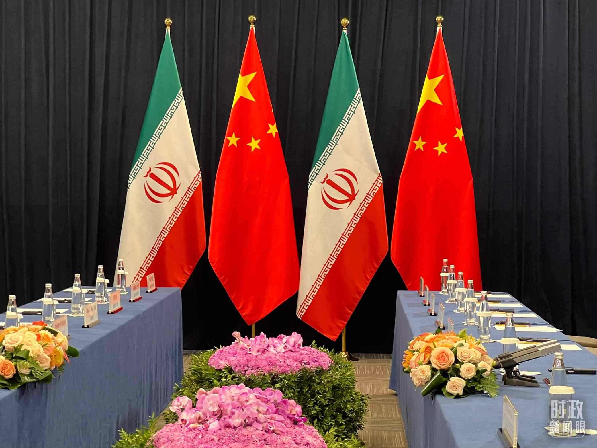 △ 中伊領(lǐng)導(dǎo)人會見開始前的現(xiàn)場。（總臺央視記者楊新禹拍攝）