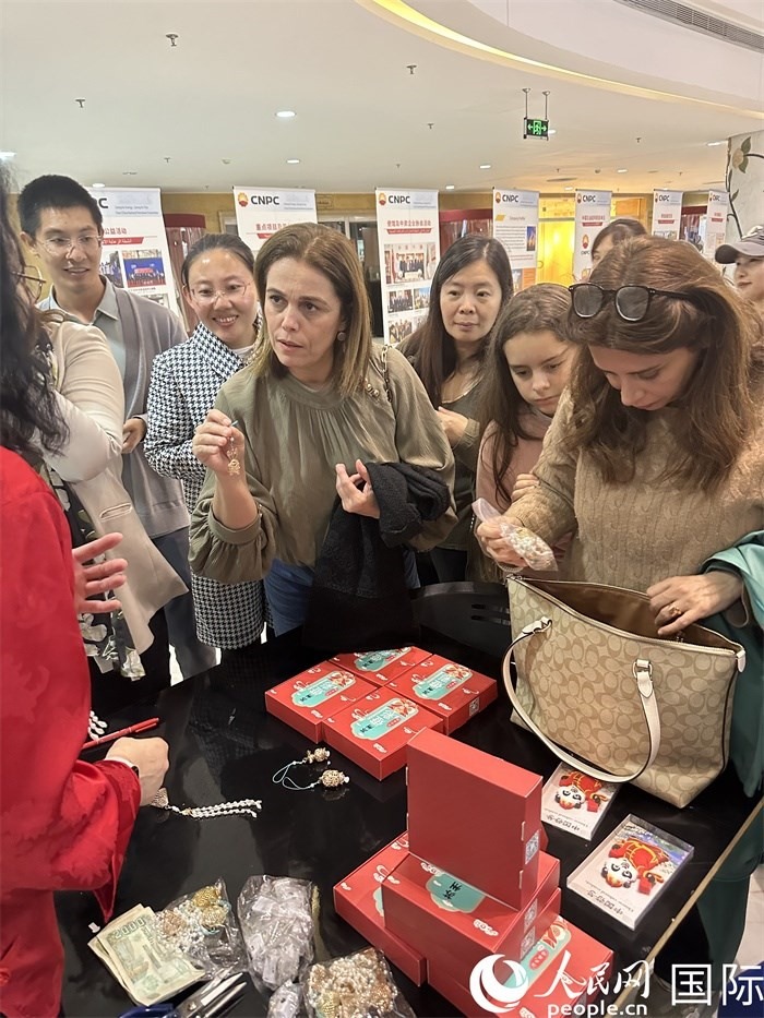 中國傳統(tǒng)非物質(zhì)文化遺產(chǎn)互動(dòng)展示。人民網(wǎng)記者 郝瑞敏攝